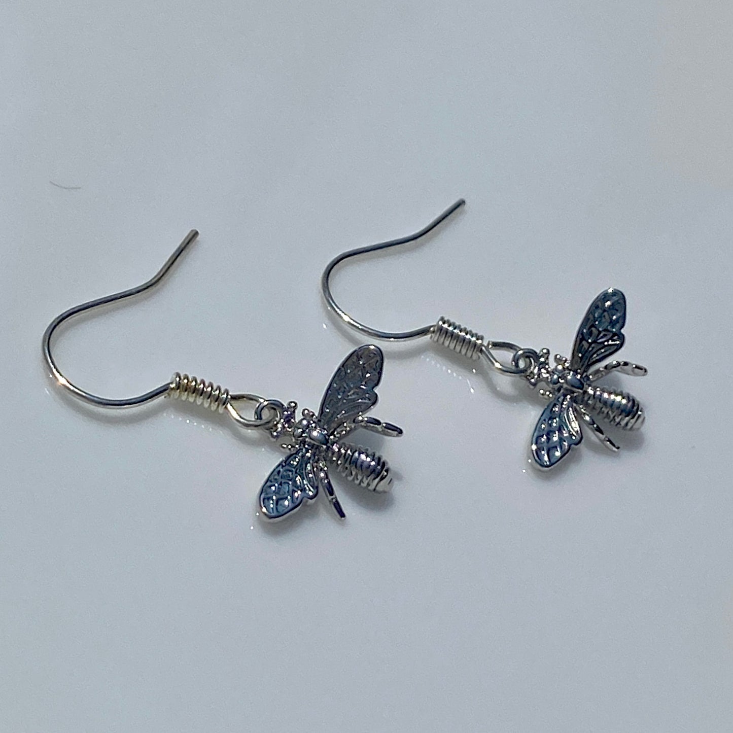 Boucles d'oreilles en acier inoxydable avec abeilles et pierres en zircone cubique