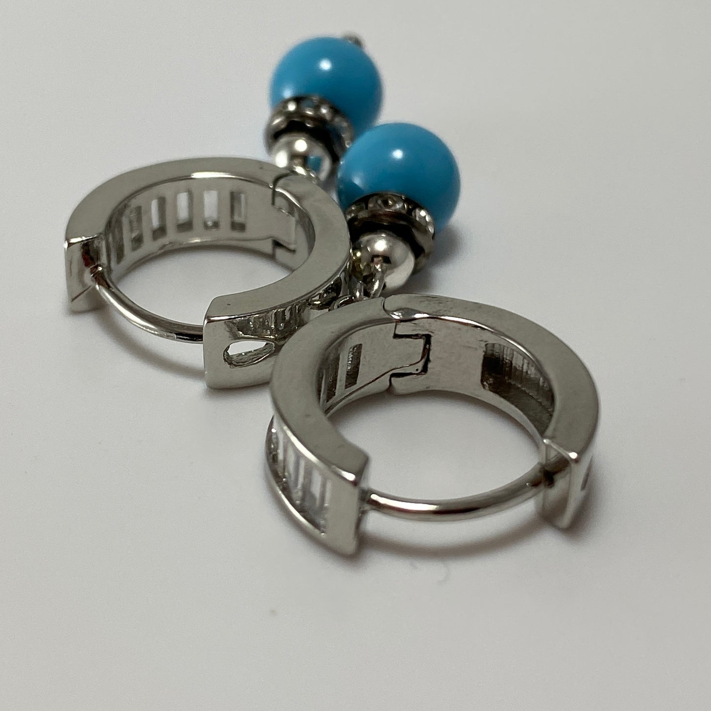 Boucles d'oreilles en argent sterling avec perles de cristal autrichiennes et pierres en zircone cubique