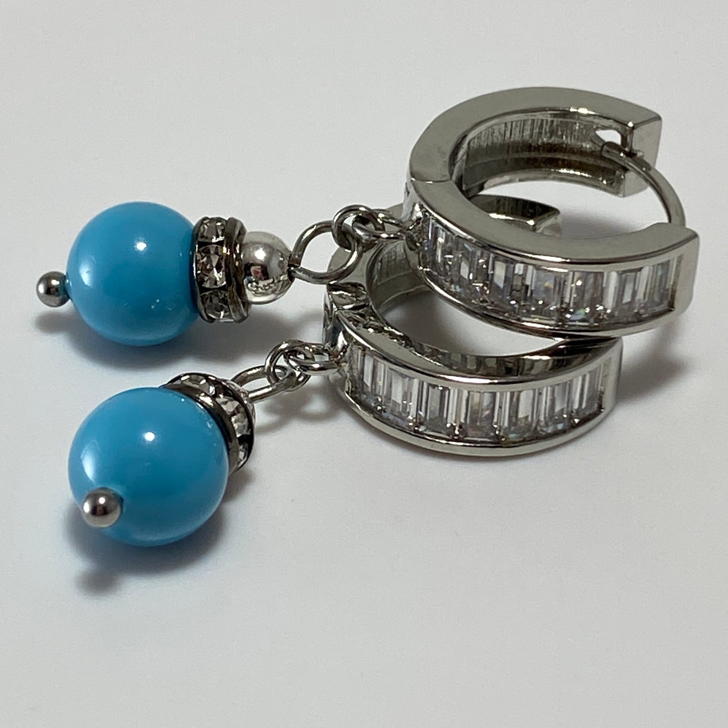 Boucles d'oreilles en argent sterling avec perles de cristal autrichiennes et pierres en zircone cubique