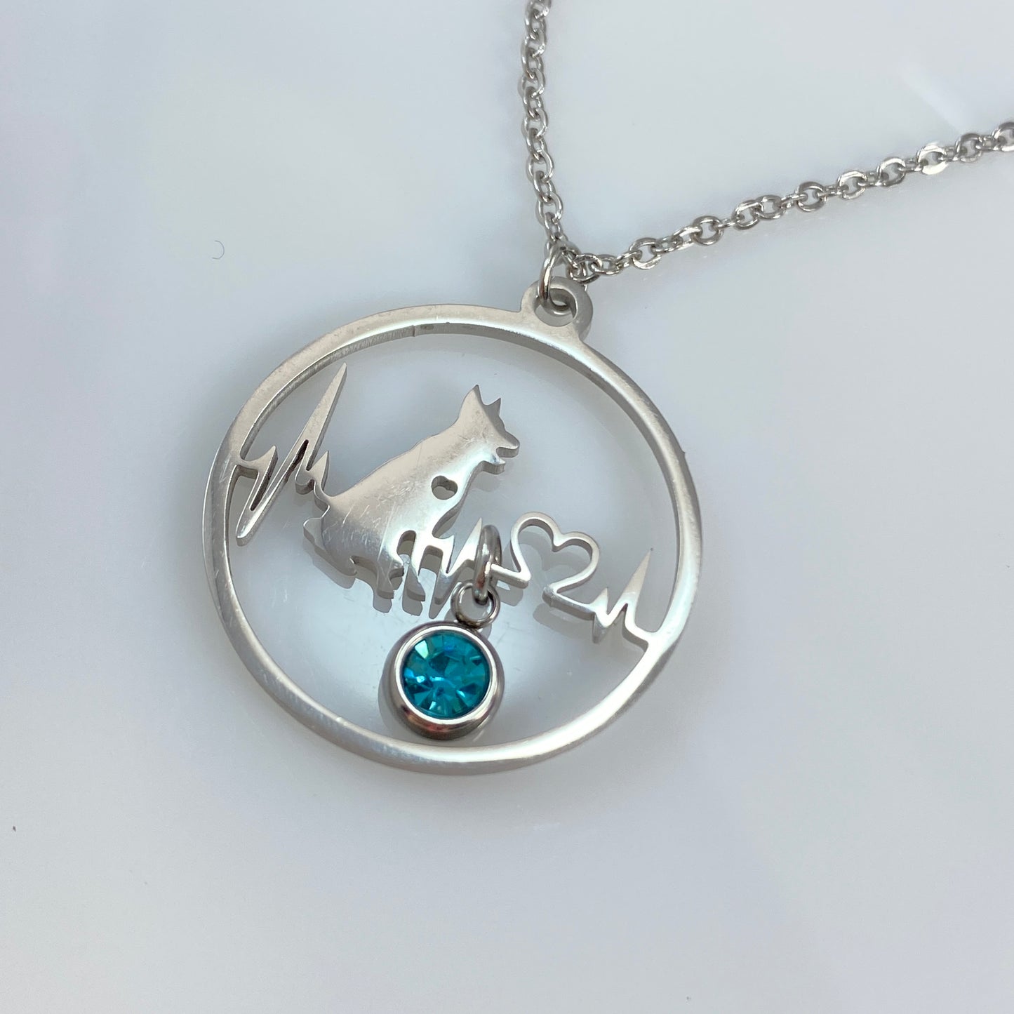 Collier avec pendentif en forme de cœur et de battement de cœur en or ou en argent 18 carats avec pierre de naissance et acier inoxydable