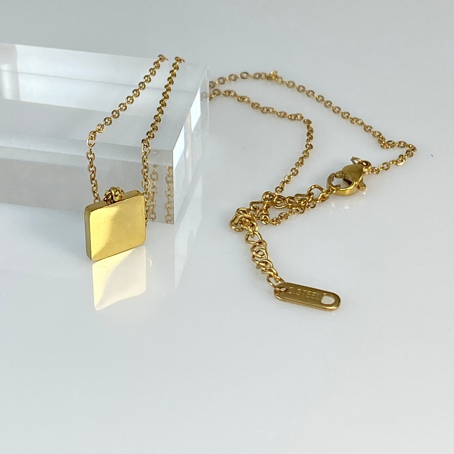 18 kt Gold Plated Heart in Mother of Pearl Pendant on Stainless Steel Cable Chain Link Necklace