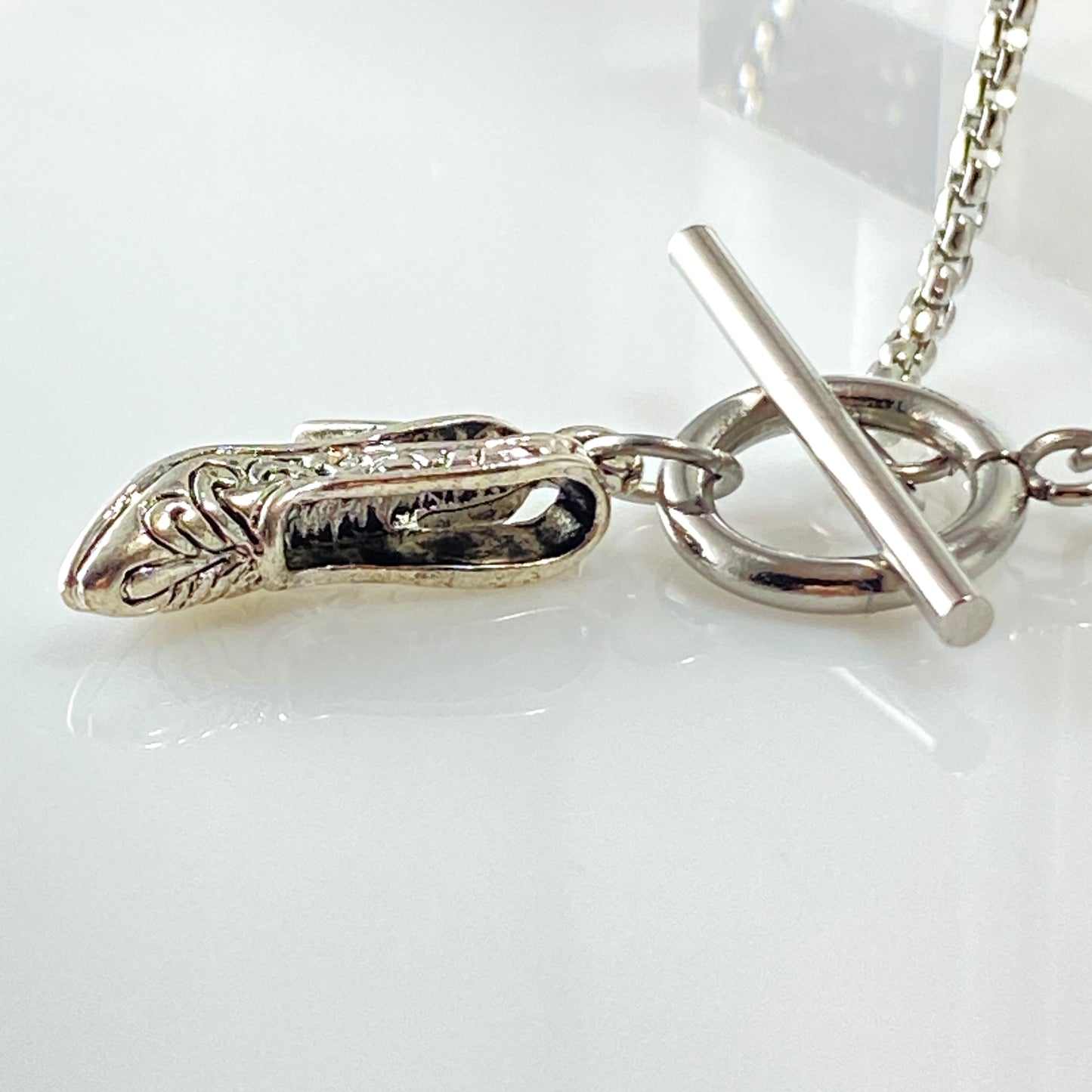 Shoe Venetian Box Chain Necklace