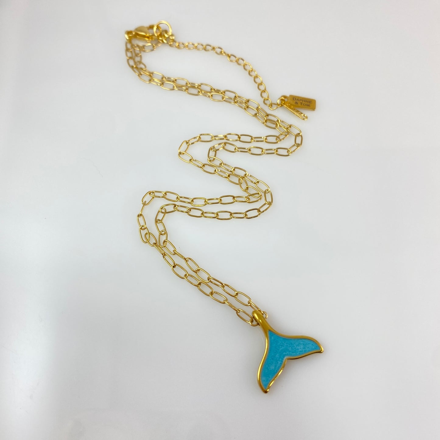 18 kt Gold Plated Enamel Whale Tail Pendant Necklace Paperclip Chain Stainless Steel