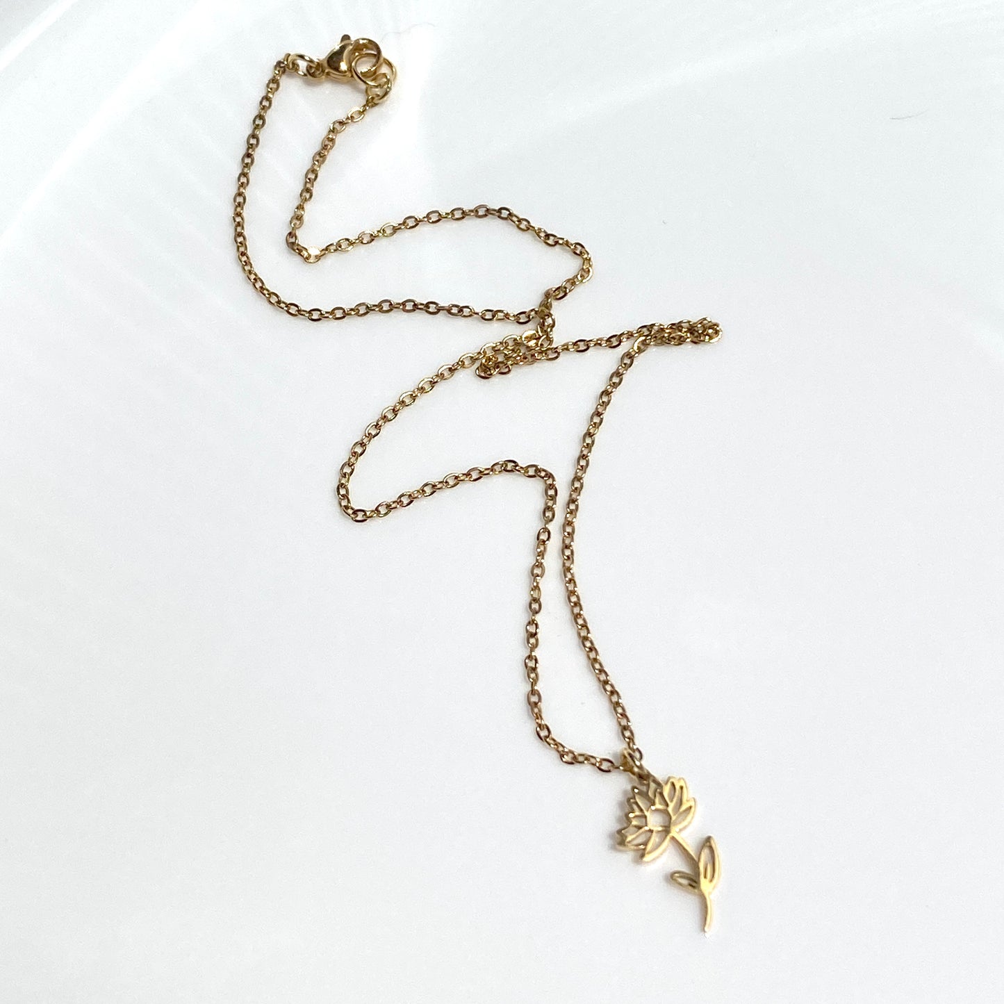 Gold Birth Flower Cable Chain Necklace