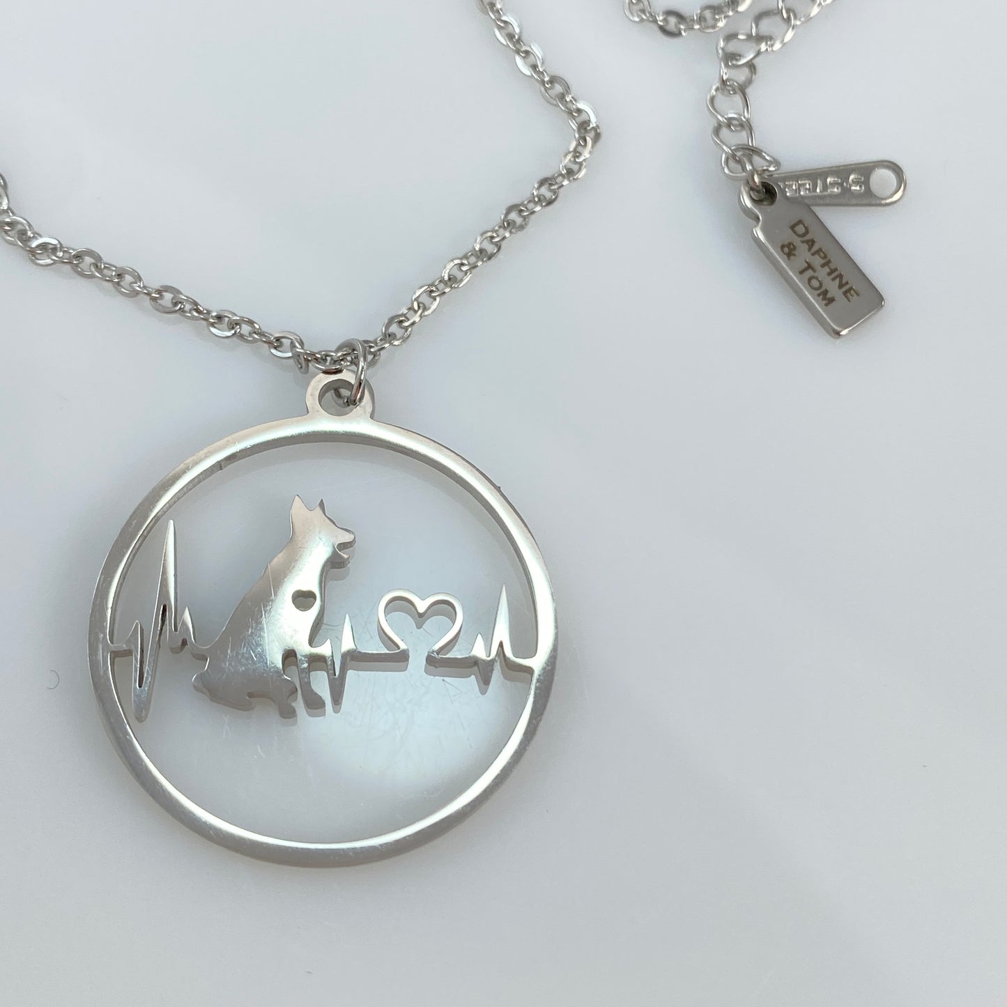 Collier avec pendentif en forme de cœur et de battement de cœur en or ou en argent 18 carats avec pierre de naissance et acier inoxydable