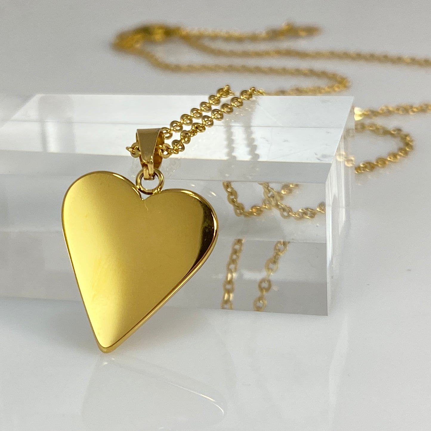 18 kt Gold Plated Black Heart Pendant on Stainless Steel Cable Chain Link Necklace