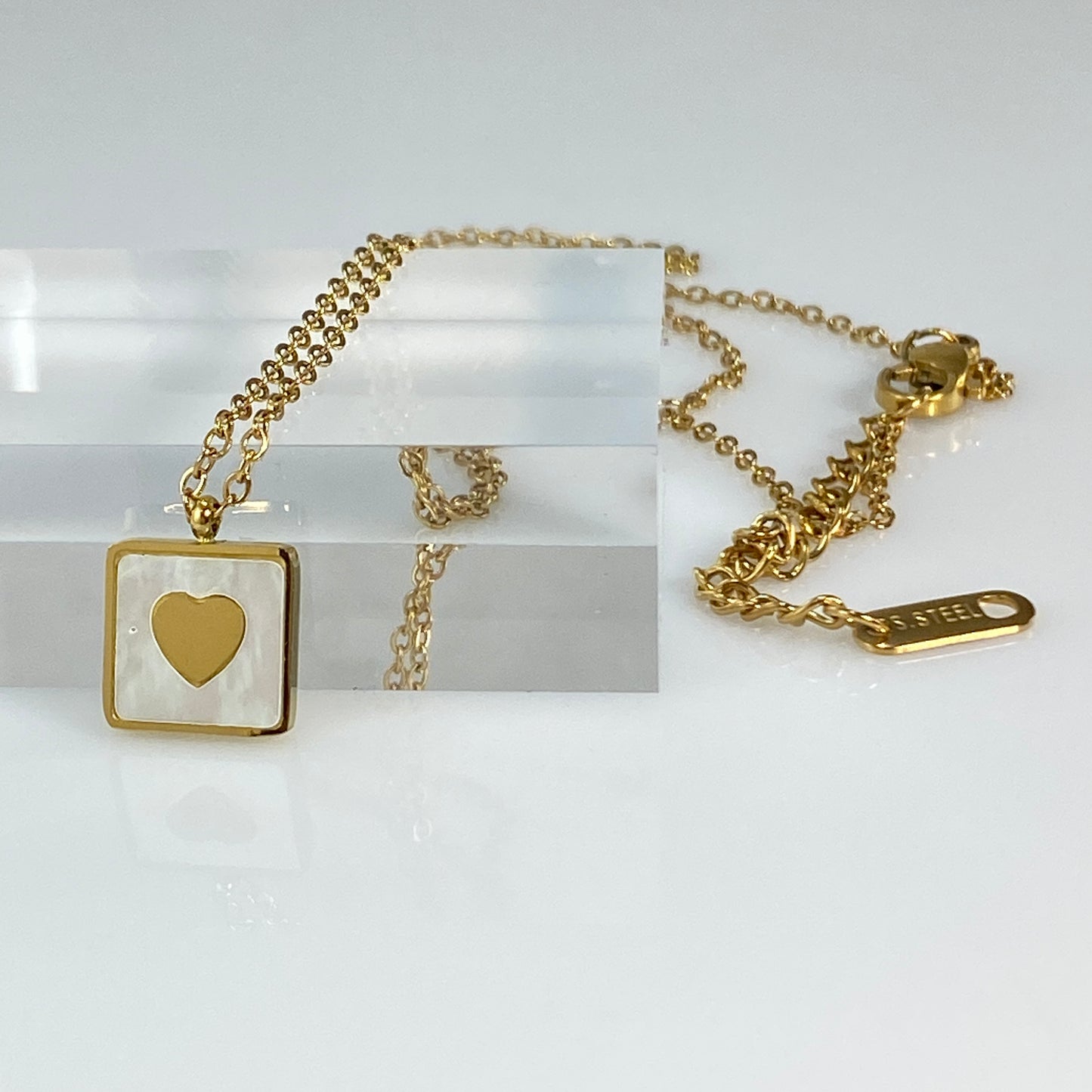 18 kt Gold Plated Heart in Mother of Pearl Pendant on Stainless Steel Cable Chain Link Necklace