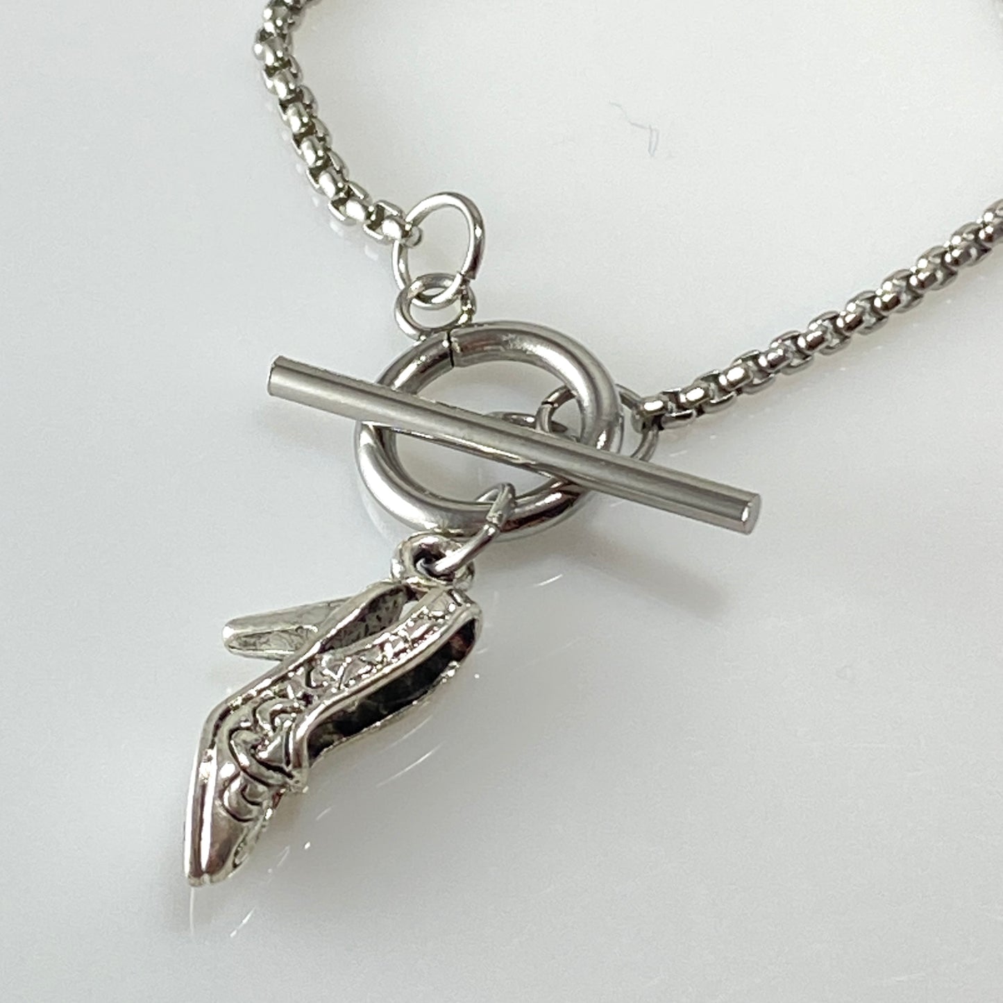 Shoe Venetian Box Chain Necklace