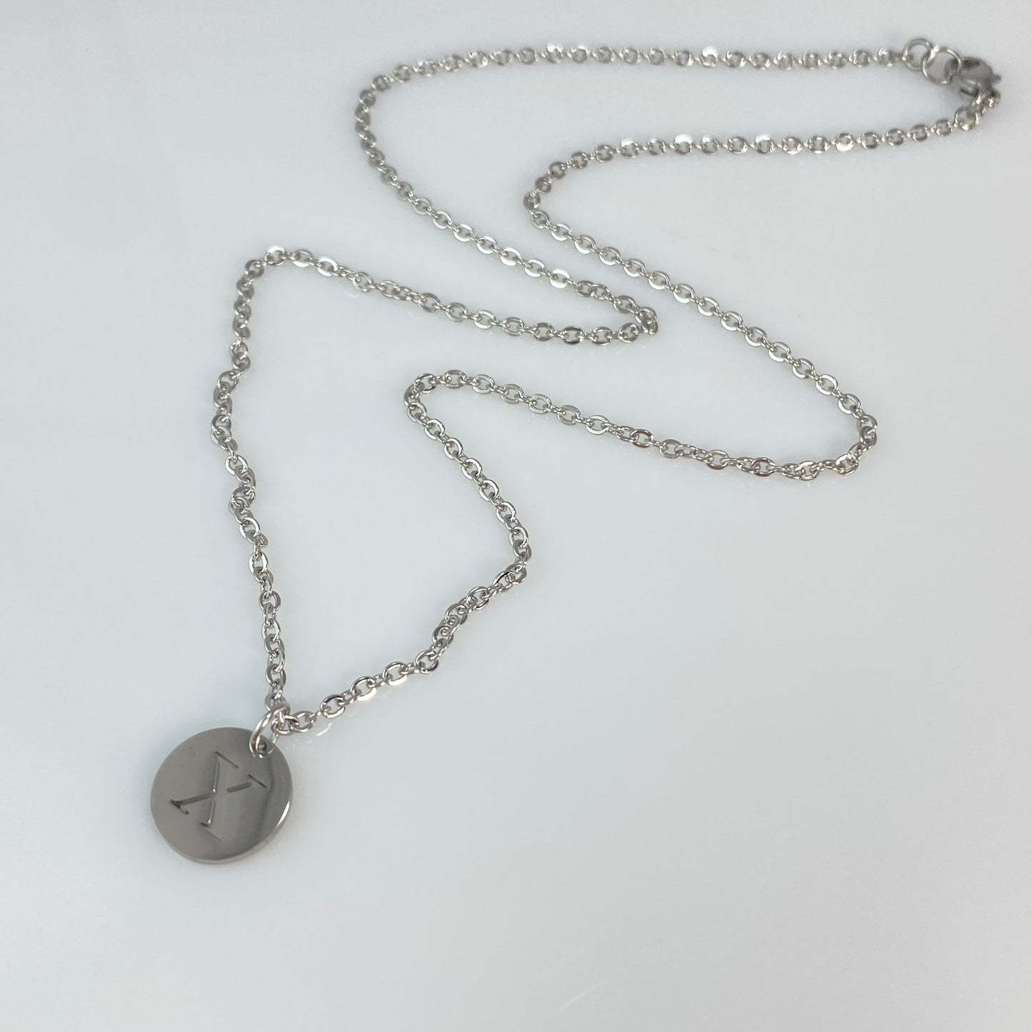 Collier chaîne en acier inoxydable avec initiales en argent ou en or 18 carats