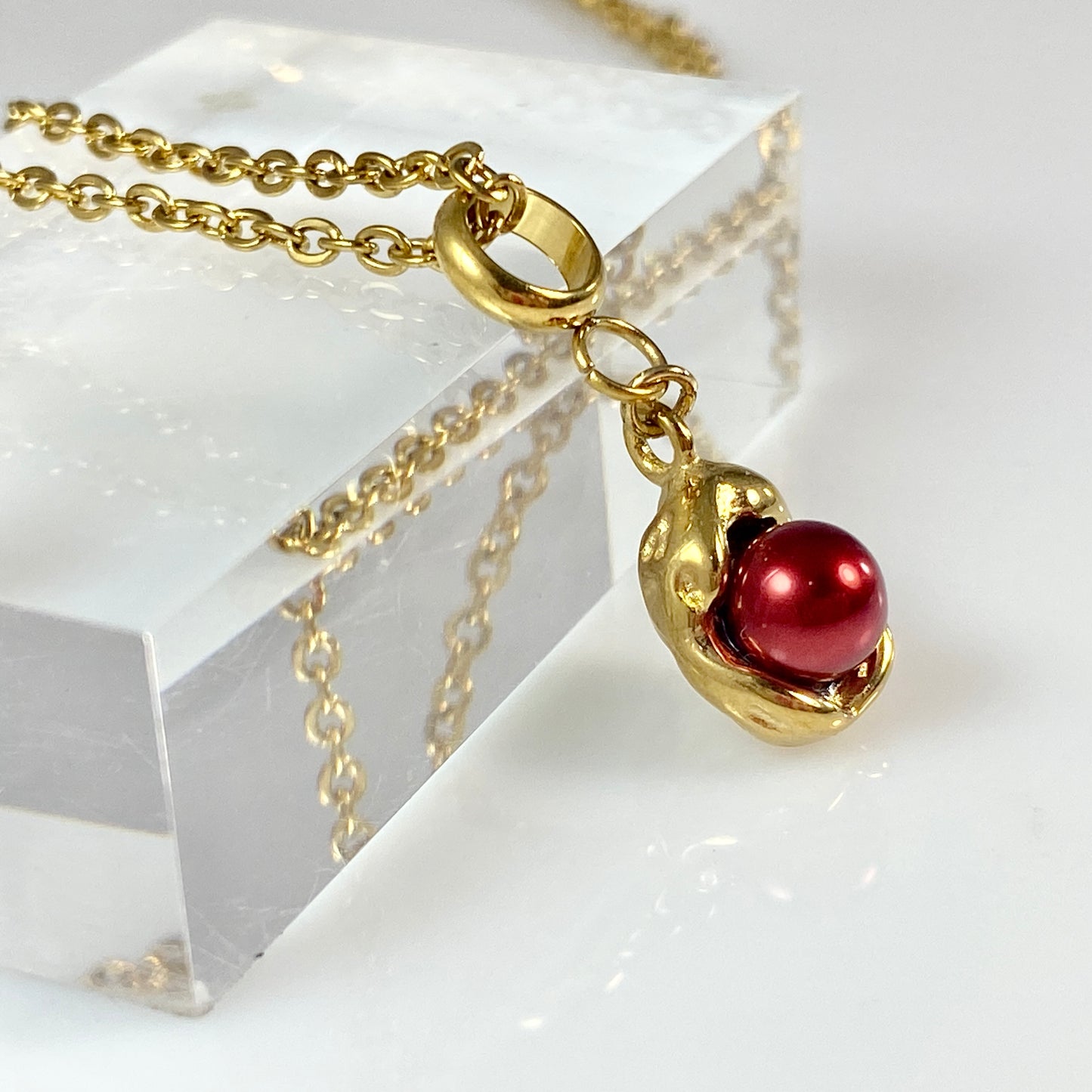 Pearl Bean Pod Cable Chain Necklace