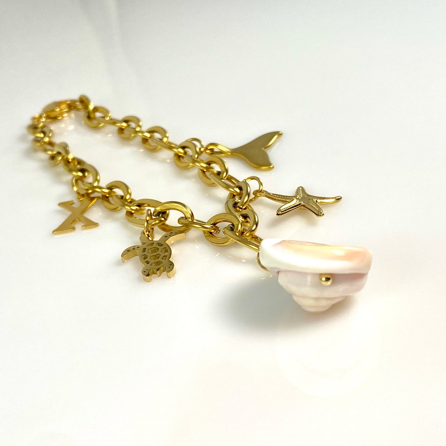 Beach Shell & Initial Charm Bracelet Stainless Steel - MADE IN CANADA