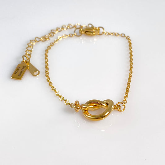 Eternity Knot & Birthstone Cable Chain Bracelet - MADE IN CANADA