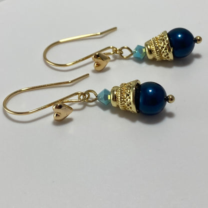 Boucles d'oreilles à crochet en forme de cœur en laiton plaqué or 24 carats avec cristaux et perles autrichiennes