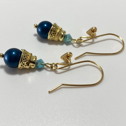 Boucles d'oreilles à crochet en forme de cœur en laiton plaqué or 24 carats avec cristaux et perles autrichiennes