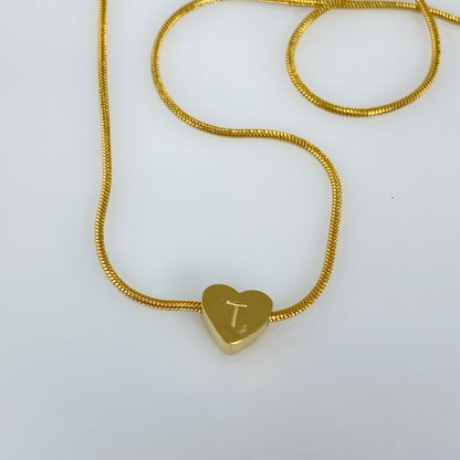 Collier en acier inoxydable avec lettre initiale en forme de cœur en or 18 carats