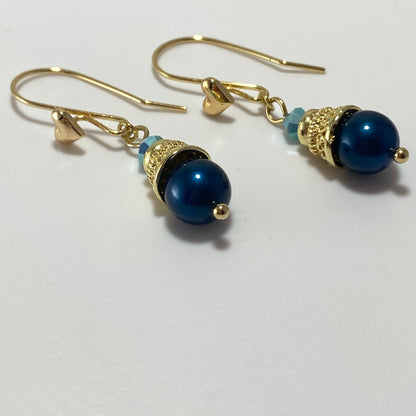 Boucles d'oreilles à crochet en forme de cœur en laiton plaqué or 24 carats avec cristaux et perles autrichiennes