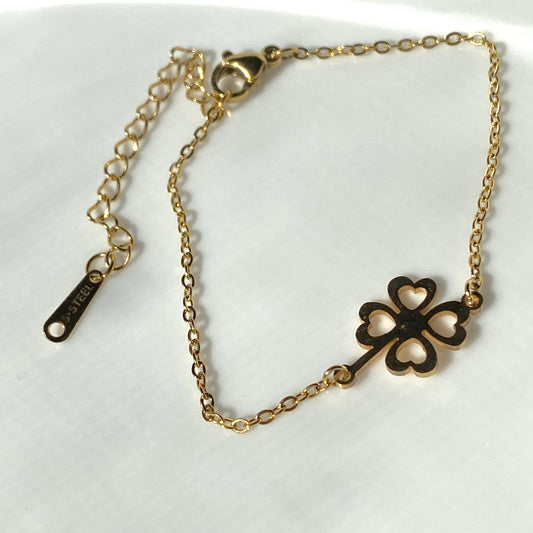 Clover Leaf Charm Cable Chain Bracelet