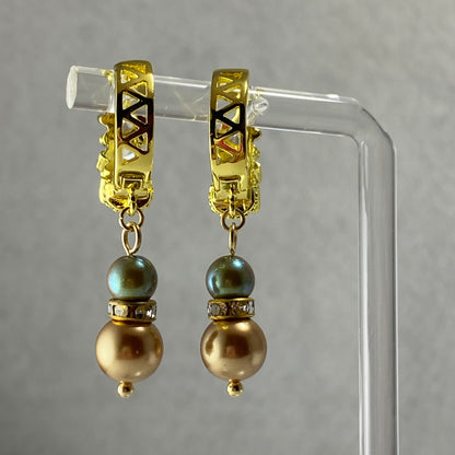 Boucles d'oreilles en perles de cristal autrichiennes sur plaqué or avec pierres en zircone cubique