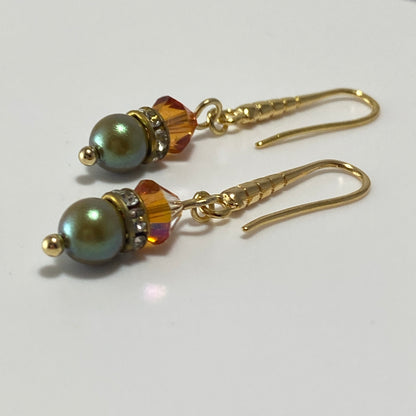 Boucles d'oreilles en laiton plaqué or avec cristaux et perles autrichiennes