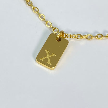 Collier en acier inoxydable doré 18 carats avec petite lettre initiale