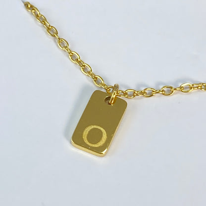 Collier en acier inoxydable doré 18 carats avec petite lettre initiale