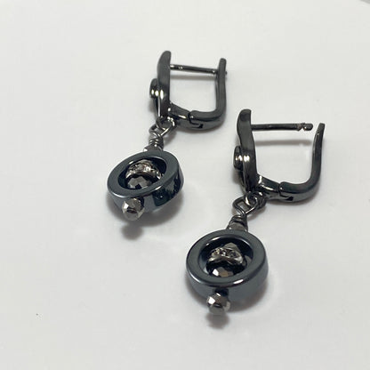 Boucles d'oreilles en hématite plaquée noire et cristaux tchèques