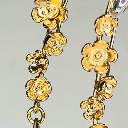 Boucles d'oreilles boule ronde en émail peinte à la main sur crochets en laiton plaqué or 24 carats en forme de fleur de prunier