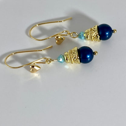 Boucles d'oreilles à crochet en forme de cœur en laiton plaqué or 24 carats avec cristaux et perles autrichiennes