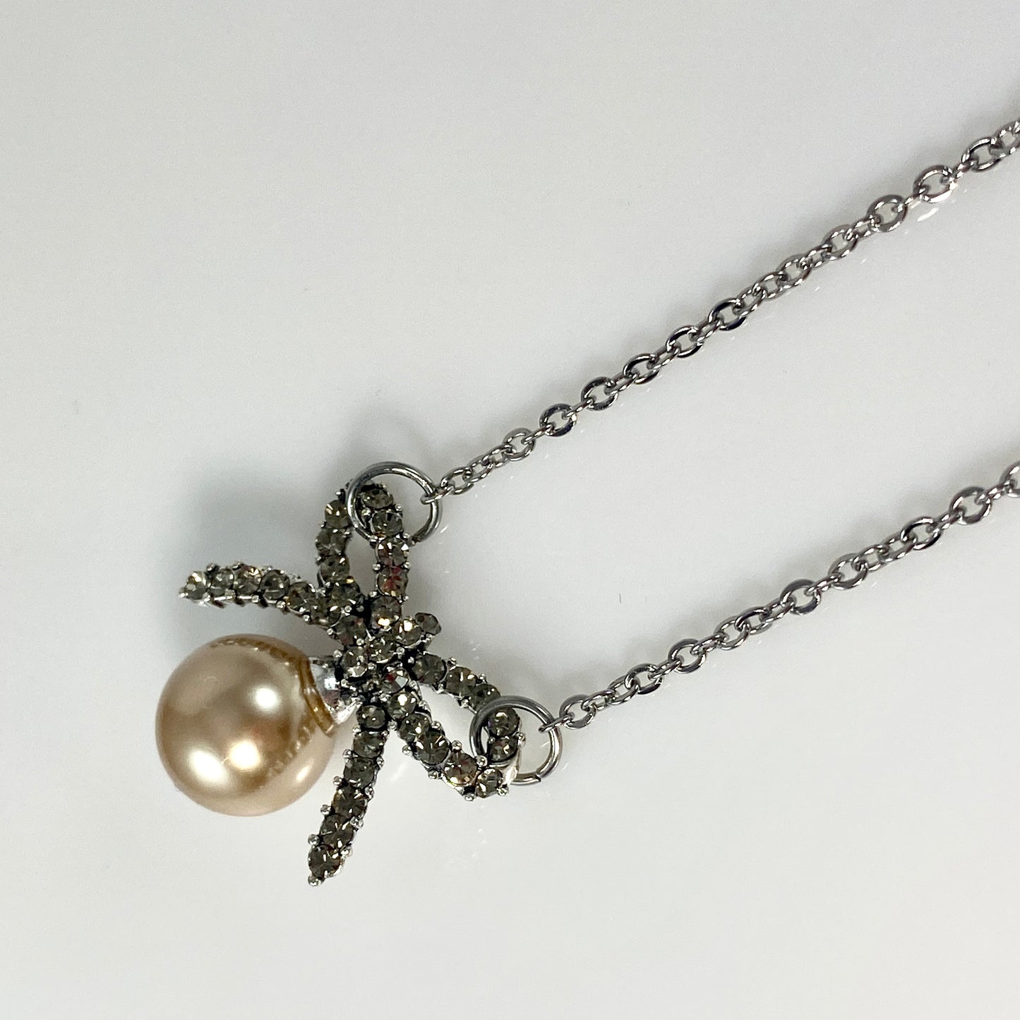 Glass Pearl Bowtie Necklace