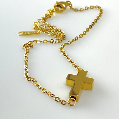 Cross Cable Chain Bracelet